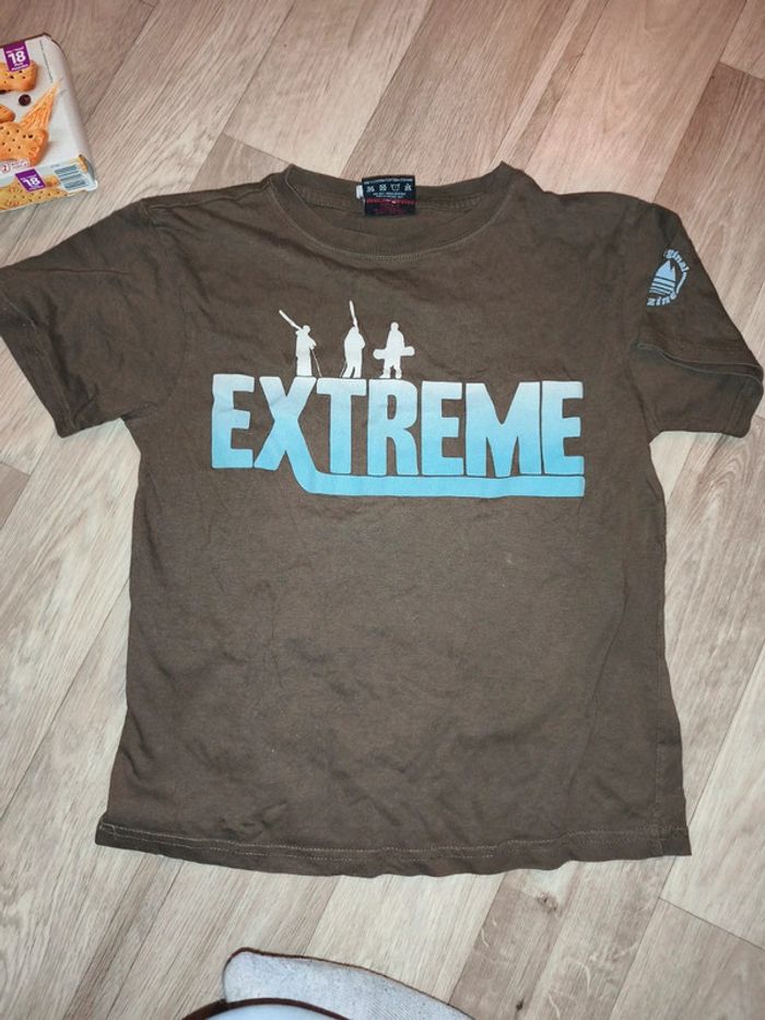 Tee shirt marque up taille 8 ans