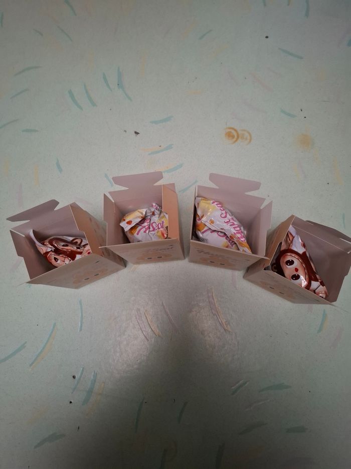 Lot de 4 labubu have aseat - photo numéro 3