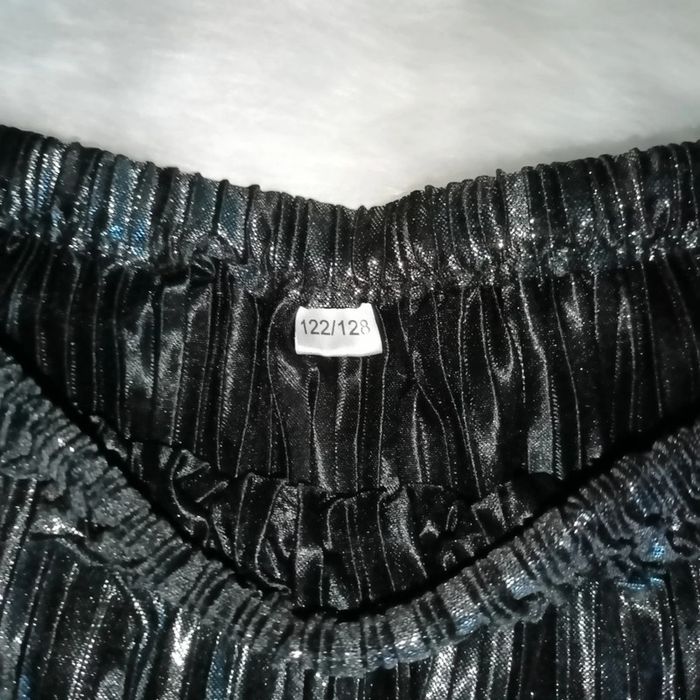 Jupe courte argentée gaufrée 7/8 ans - photo numéro 3