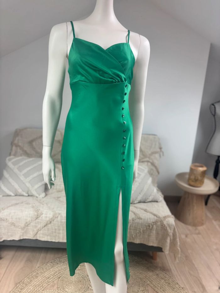 Robe satinée verte T36 neuve