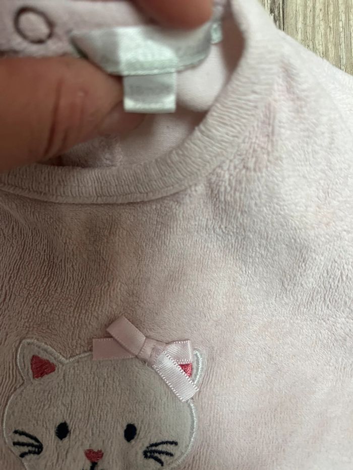 Pyjama une pièce en velours taille 18 mois - photo numéro 3