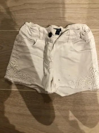 Short blanc