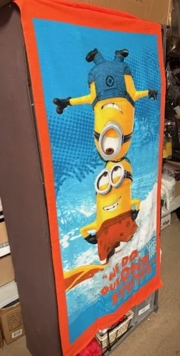 serviette de plage disney les minions neuve 70 x 140 cm
