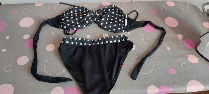 Joli maillot bain 2 pièces 3 Suisses noir à pois blancs 38 très bon état - photo numéro 4