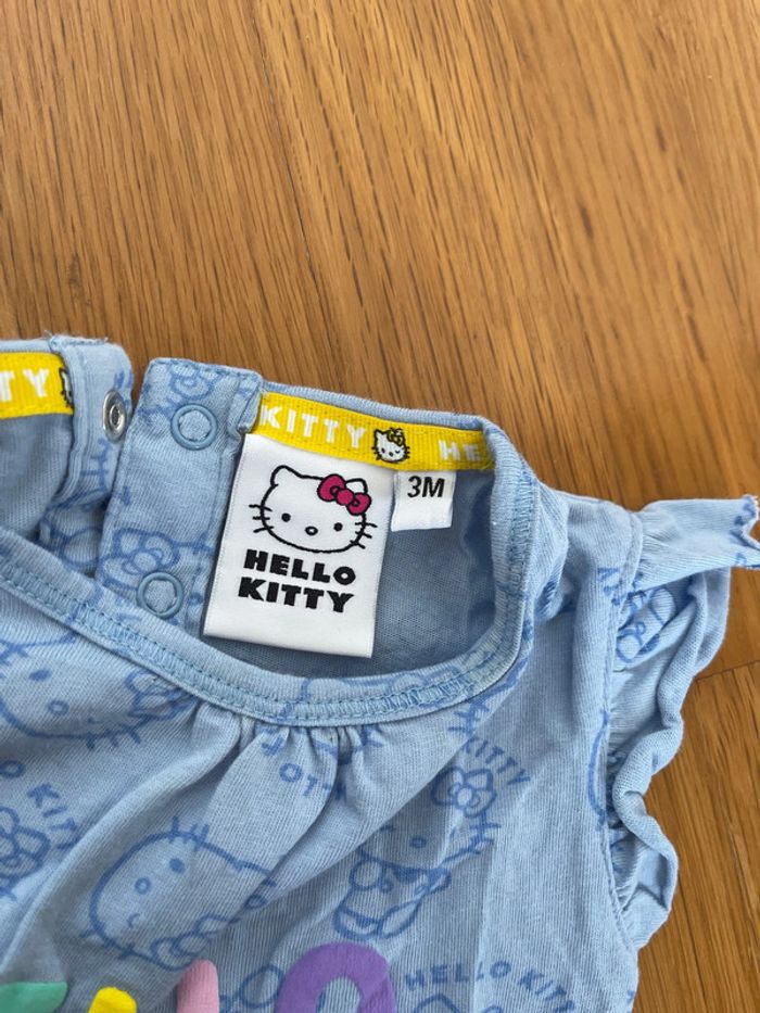 Robe neuve Hello Kitty taille 3 mois - photo numéro 2