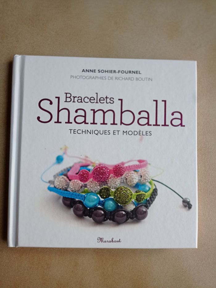 Livre "Bracelets Shamballa - Techniques et modèles"