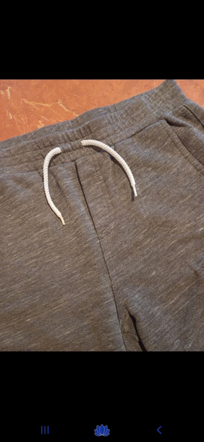 Short garçon taille 12 ans - photo numéro 2