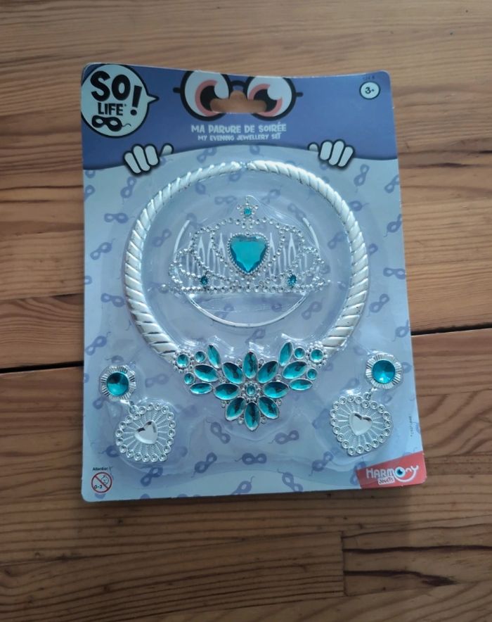 Lot bijoux jouets