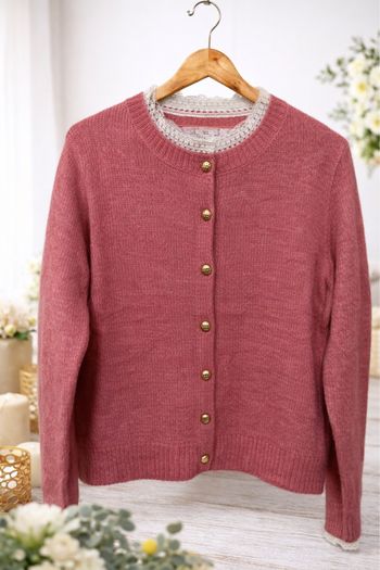 Cardigan rose à dentelle 