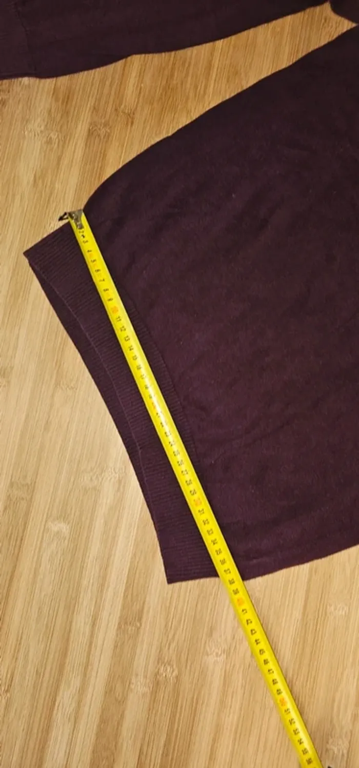 Pull bordeaux homme col en V
21MEN Forever 21 T: M - photo numéro 9
