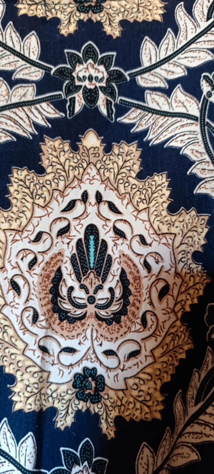 Robe longue à motif vintage / baroque - photo numéro 11