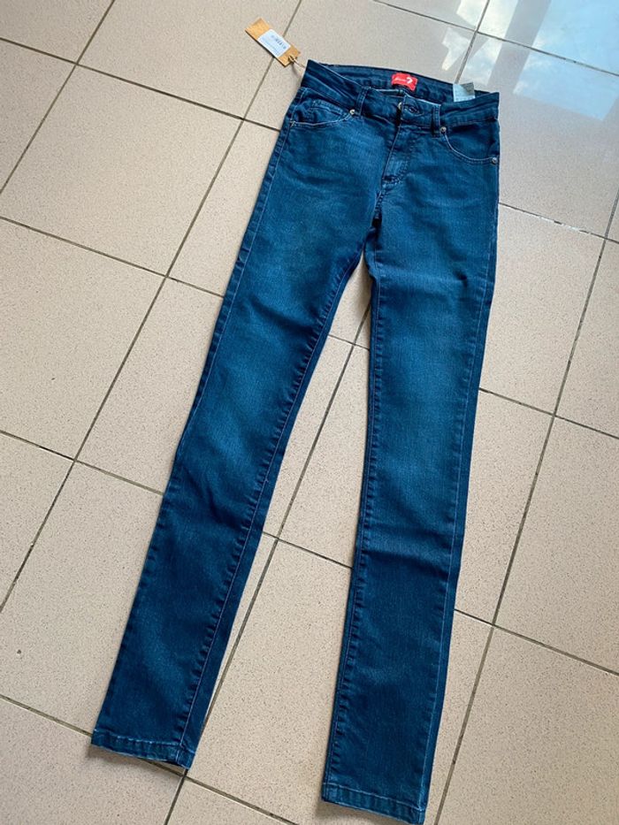 Pantalon en jean Seven 7 Los Angeles taille 24 soit 32 34 peut convenir à un 12 14 ans Neuf