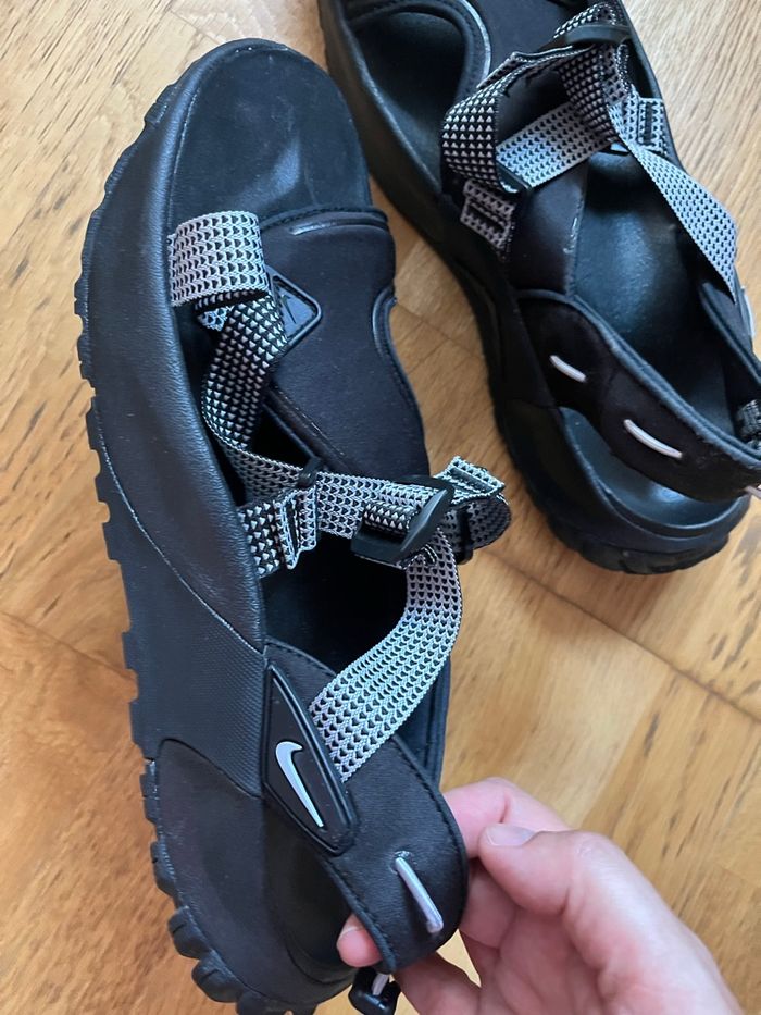 Sandale Nike neuve - photo numéro 3