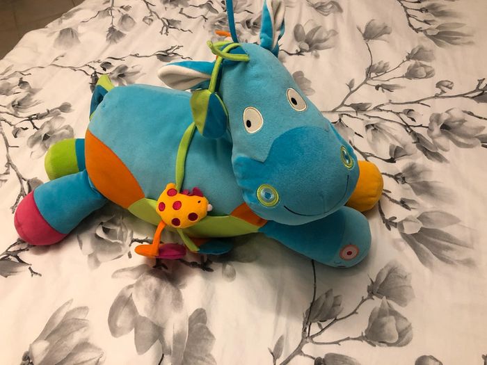 Peluche cheval d’activités oxybul