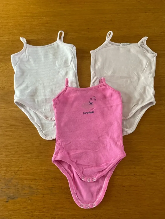 Lot 3 body sans manche fille 6 mois