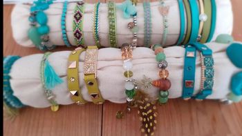 Lot 16 bracelets fantaisie vert