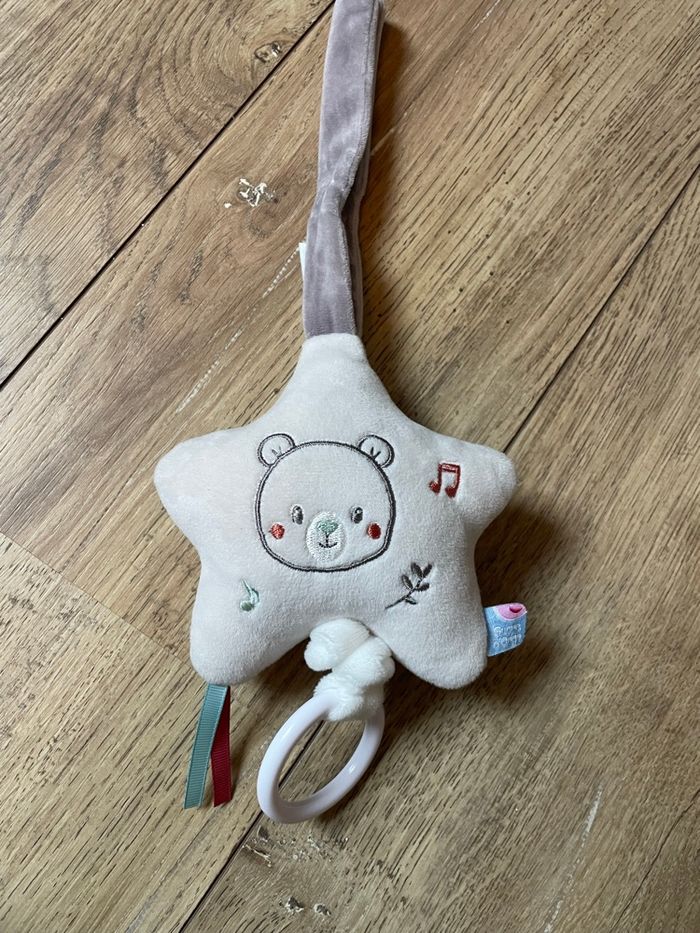 Boîte à musique suspendu