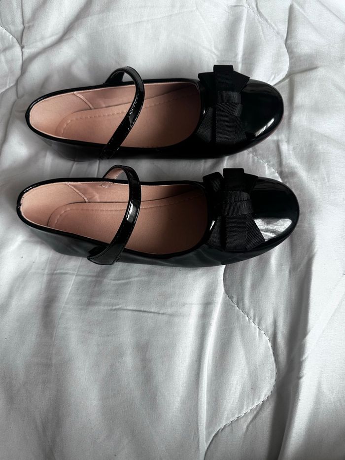 Ballerines fille neuves noires taille 36 - photo numéro 1
