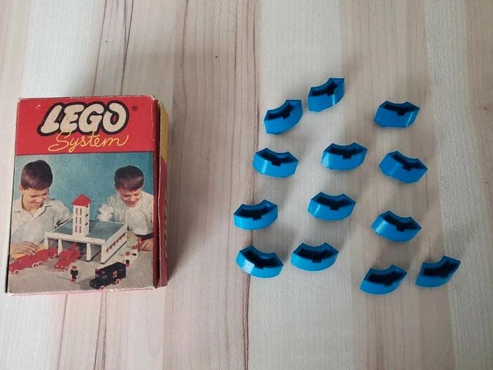 Boîte Lego system 224 vintage bleues - photo numéro 11