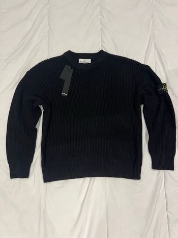 Pull Stone Island noir avec étiquette