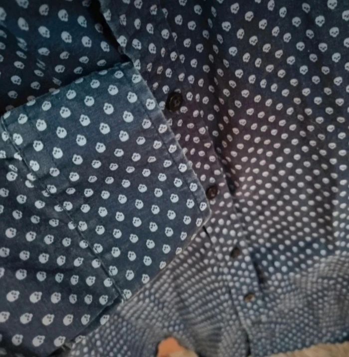 Chemise à motif tête de morts taille L (41-42) - photo numéro 4