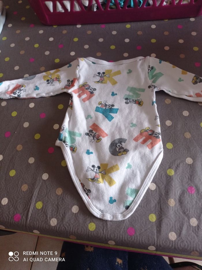 À vendre en bon état body Mickey - photo numéro 2