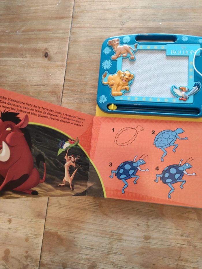 Livre cartonné et tableau magnétique le Roi Lion de Disney - photo numéro 2