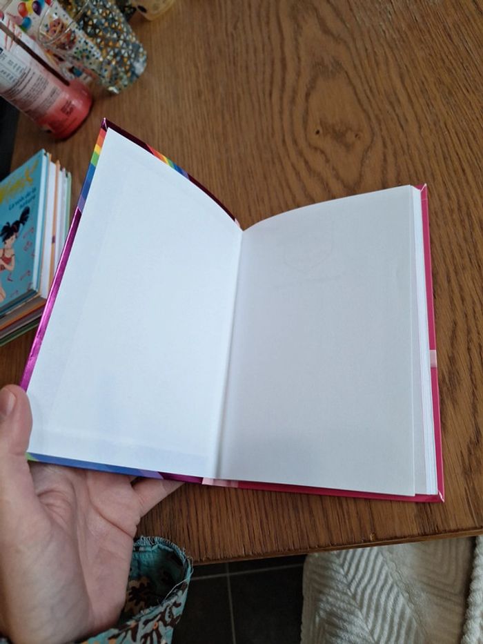 Livre l'école des licornes : Sophia et Rainbow n°1 - photo numéro 4