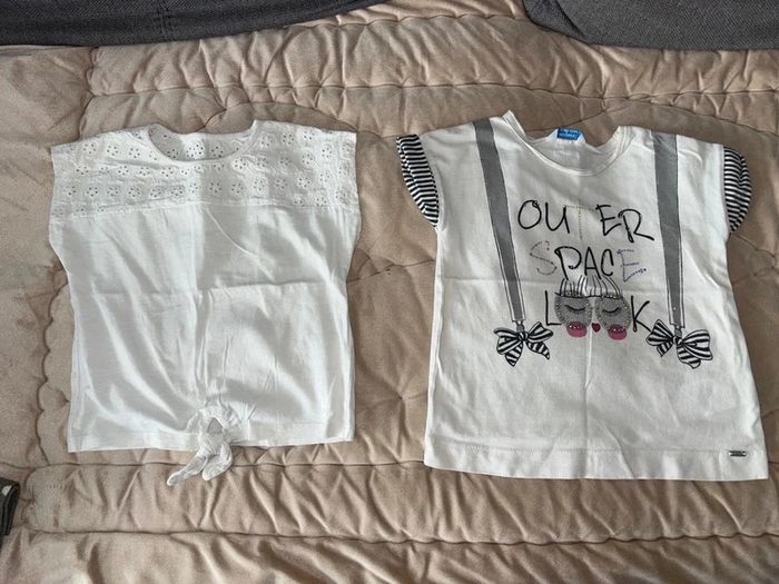 Lot 2 T-shirt taille 6ans