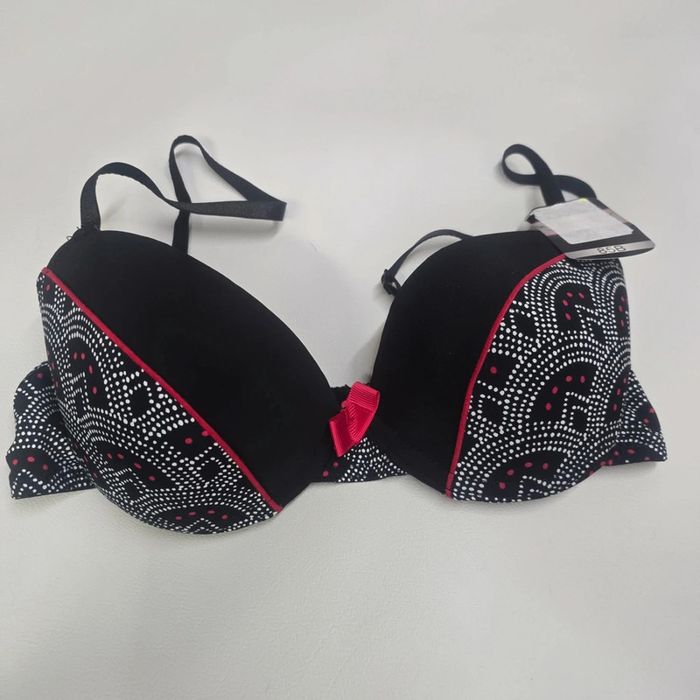 Soutien gorge neuf avec étiquette - photo numéro 2