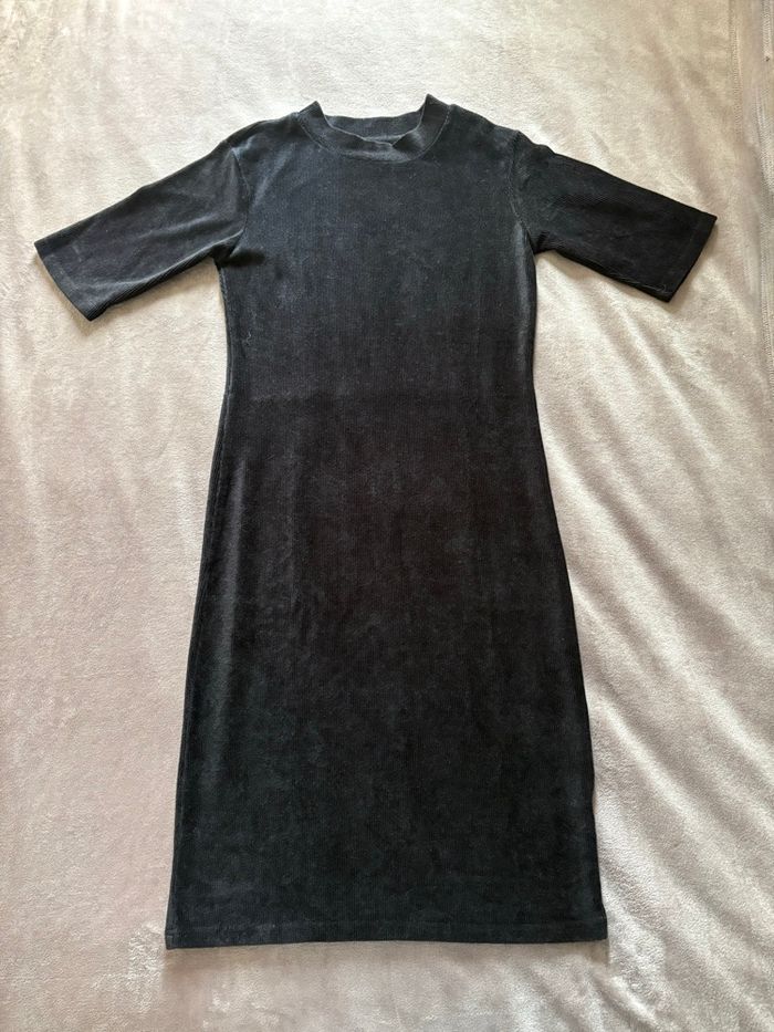 Robe noir femme Zeeman taille 38 en très bon état. - photo numéro 2