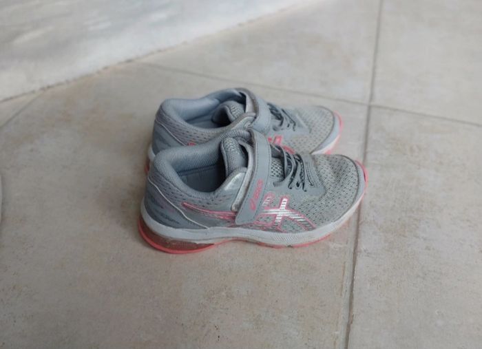 Asics T32.5 en tissu