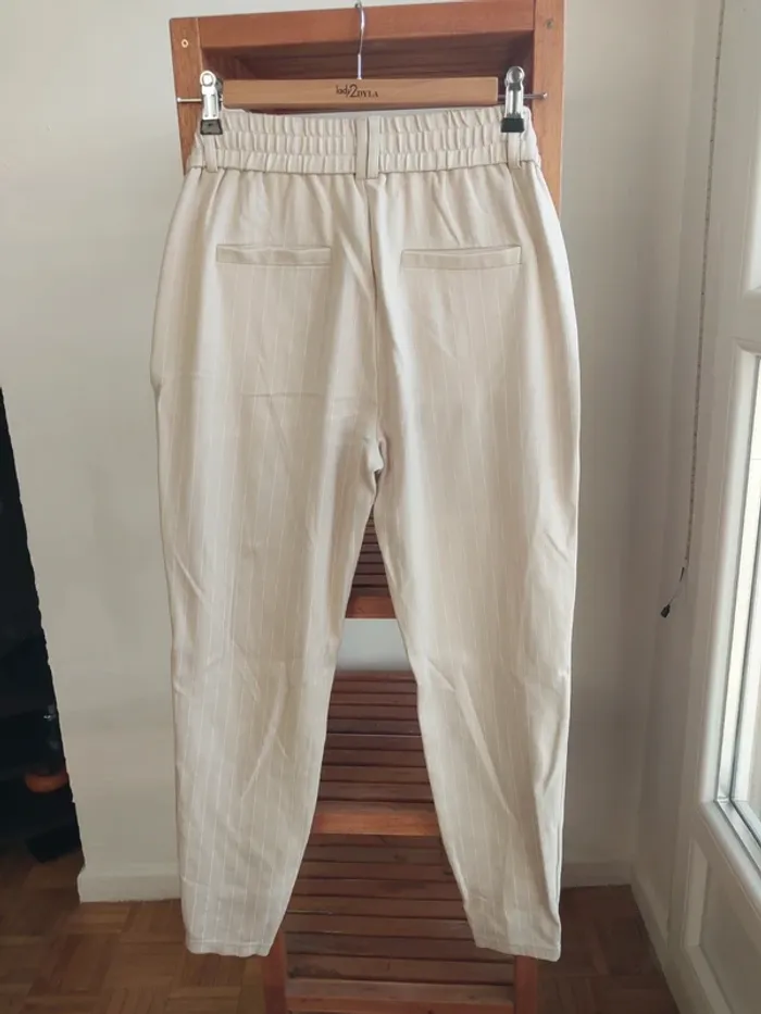 Neuf Pantalon jogging chic habillé 7/8 rayé beige - photo numéro 2