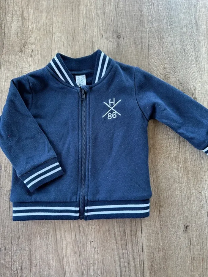 Gilet veste avec fermeture 9 mois