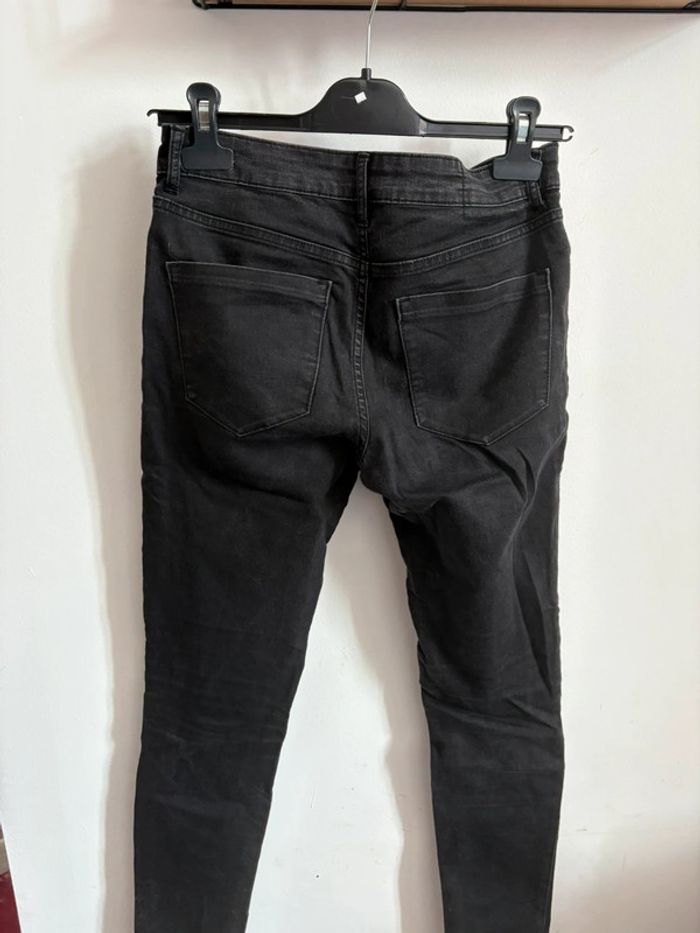 Jean noir T36 - photo numéro 2