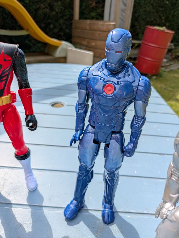Lot de 4 figurines avengers - photo numéro 4