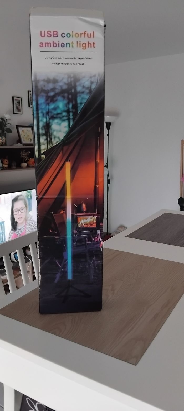 Lampe connectée neuve