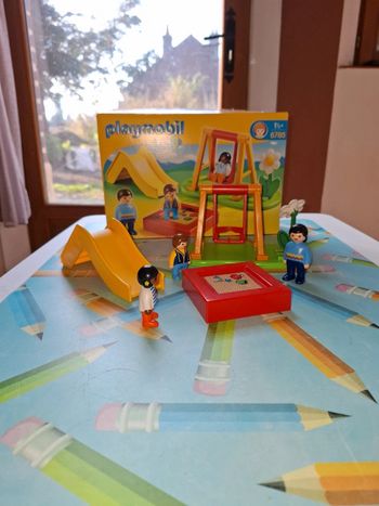 Playmobil 1 2 3 enfant et parc de jeux