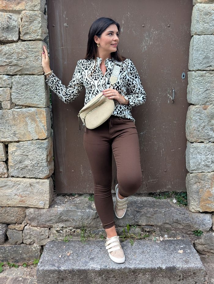 Blouse Lannion fleurs baroques
Taille XL - photo numéro 5