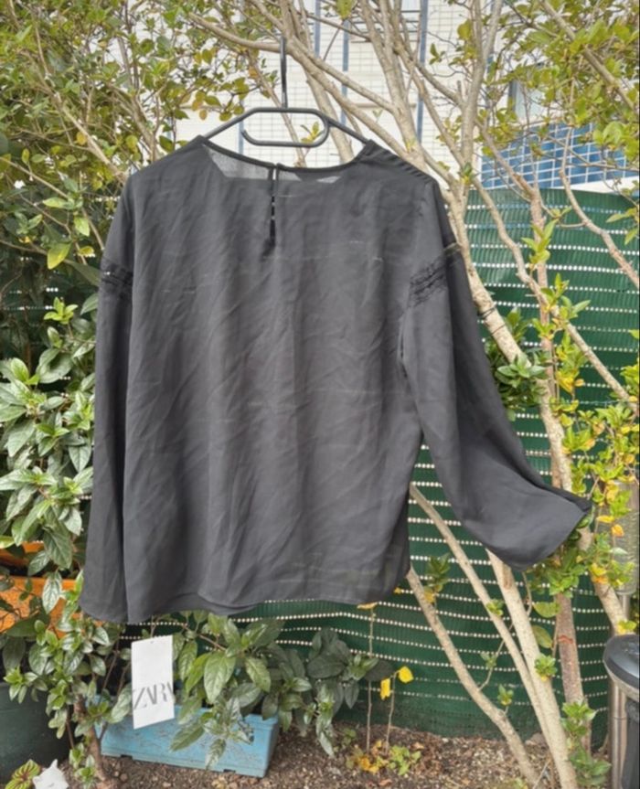 Joli chemisier Zara neuf - photo numéro 3