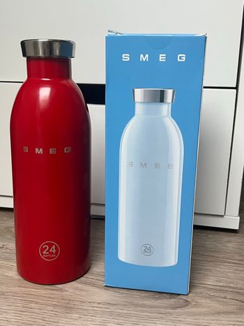 Gourde isotherme rouge écarlate Smeg neuve 