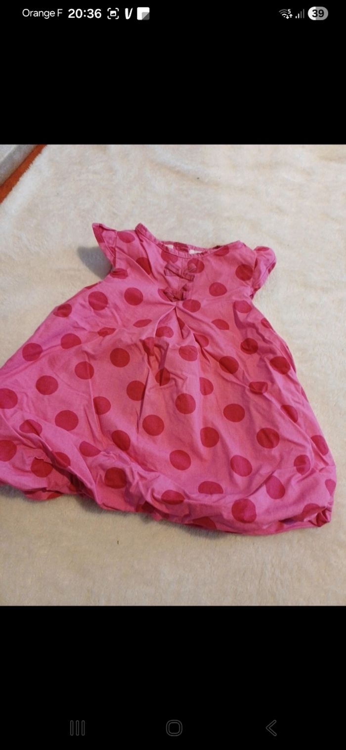 Robe bébé taille 9 mois - photo numéro 1
