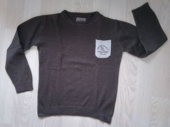 Pull gris anthracite foncé Stone Legend T. 5 ans