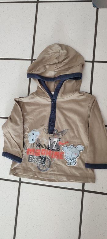 T shirt  9 mois avec capuche