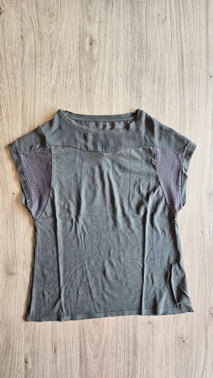 T-shirt vert foncé et semi transparence, taille XS, Naf Naf