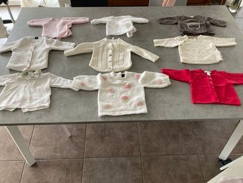 Pull 3 mois x3 et 1 mois