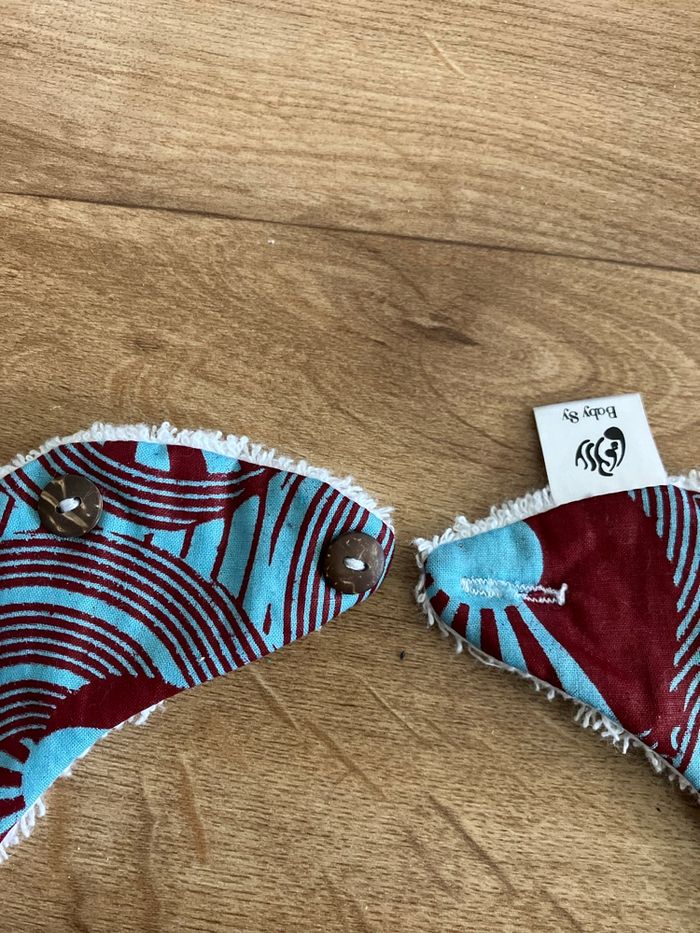 Joli bavoir bébé - neuf - photo numéro 3