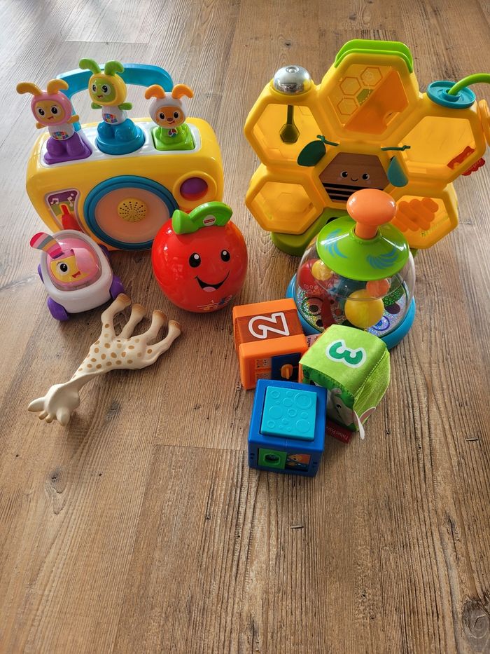 jouets 1er àge comme neufs