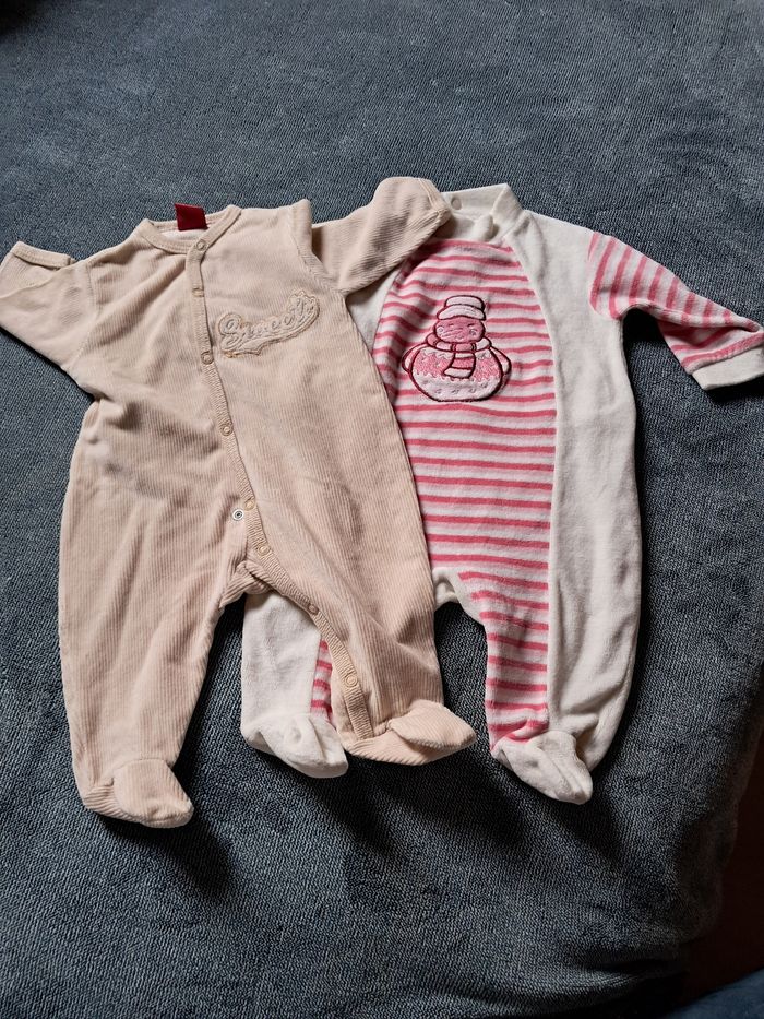 Lot 2 pyjamas 1 mois