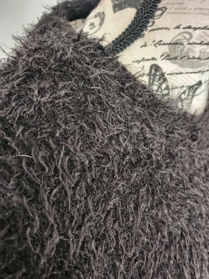 Superbe Pull noir tout doux de marque Zara et de taille 36 - photo numéro 3